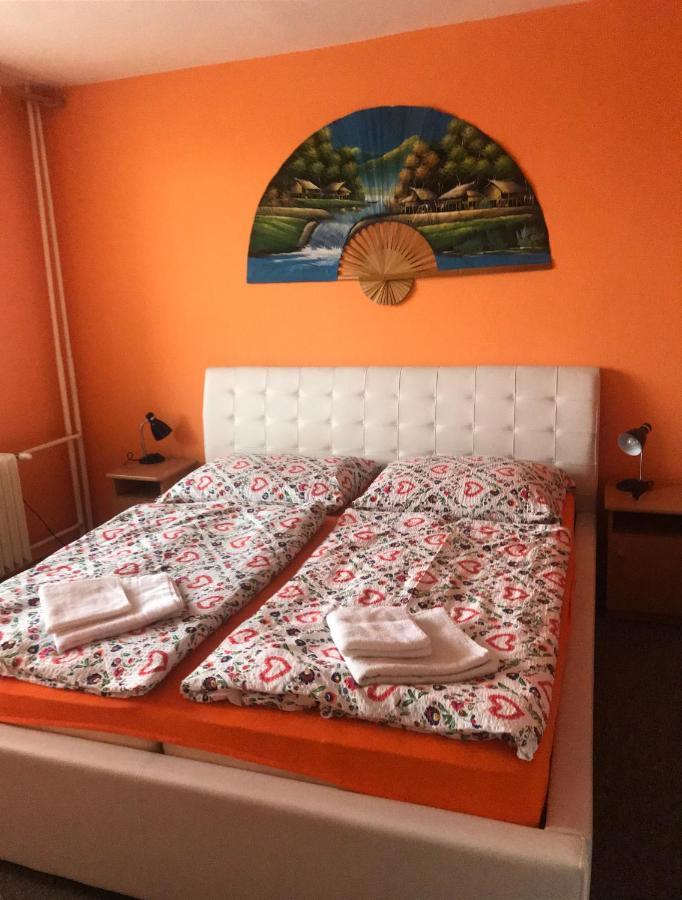 Appartamento Housing Hella Nová Lesná Esterno foto